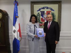 Encuentro de amistad en el Senado de la República Dominicana