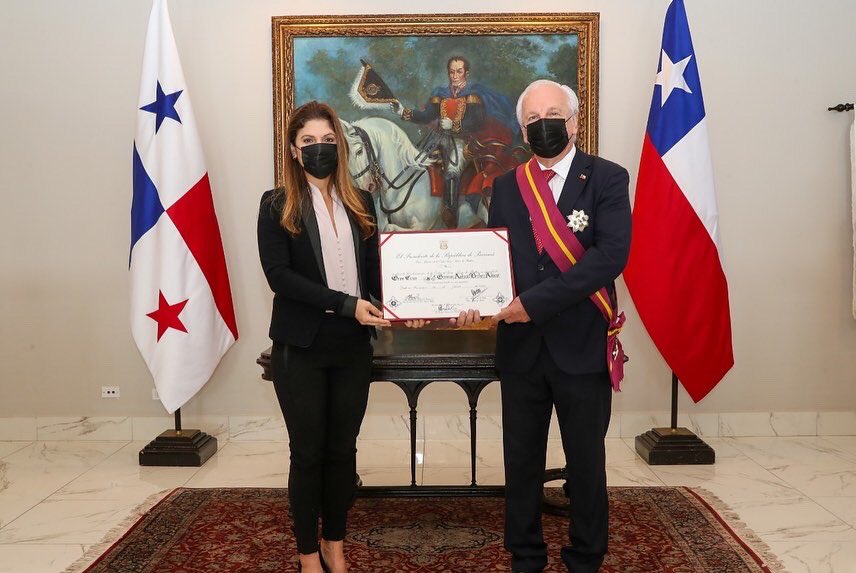 Condecoran al Embajador de Chile en Panamá y miembro del Consejo Consultivo del PARLATINO