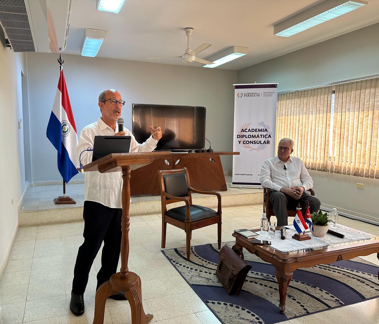 Conferencia sobre vida política y diplomática del cubano José Martí 