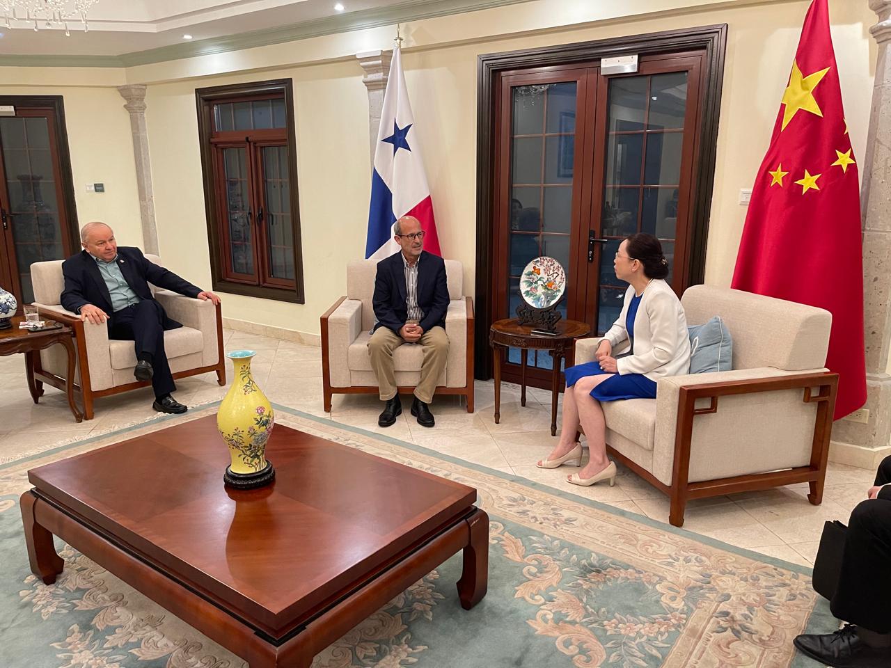 Encuentro de amistad con la Embajadora de China en Panamá