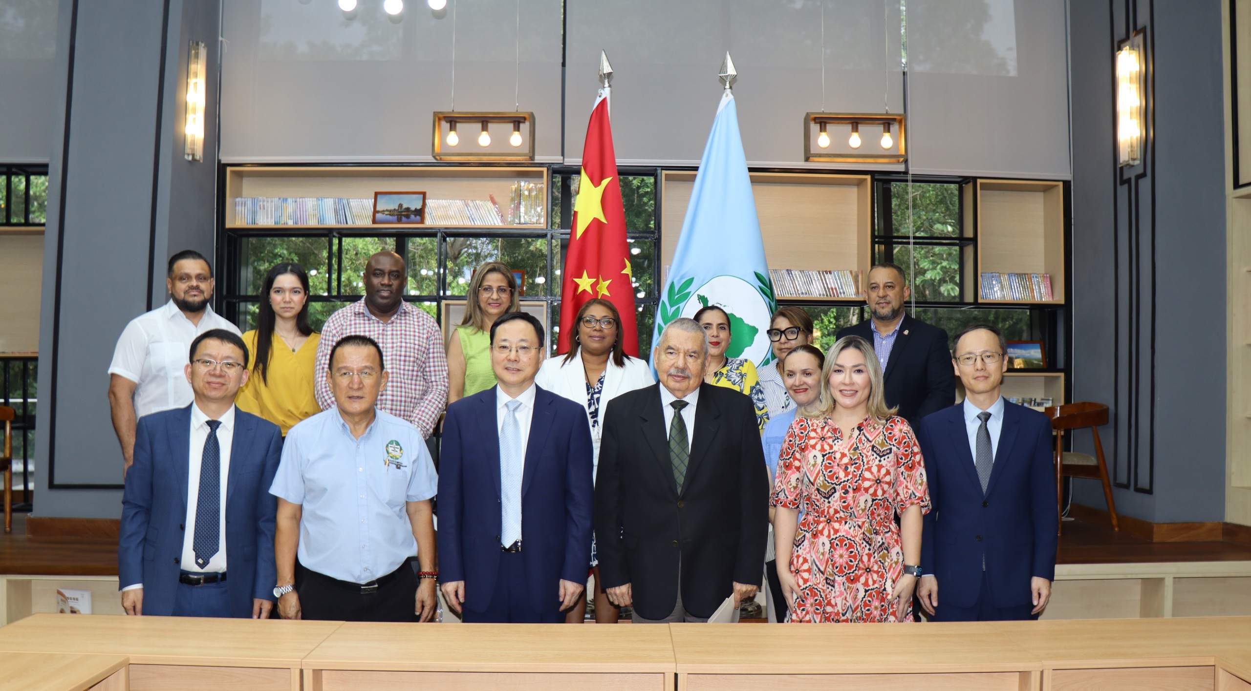 Intercambio cultural y académico: PARLATINO y la Universidad de Estudios Internacionales de Beijing firman Acuerdo de Cooperación