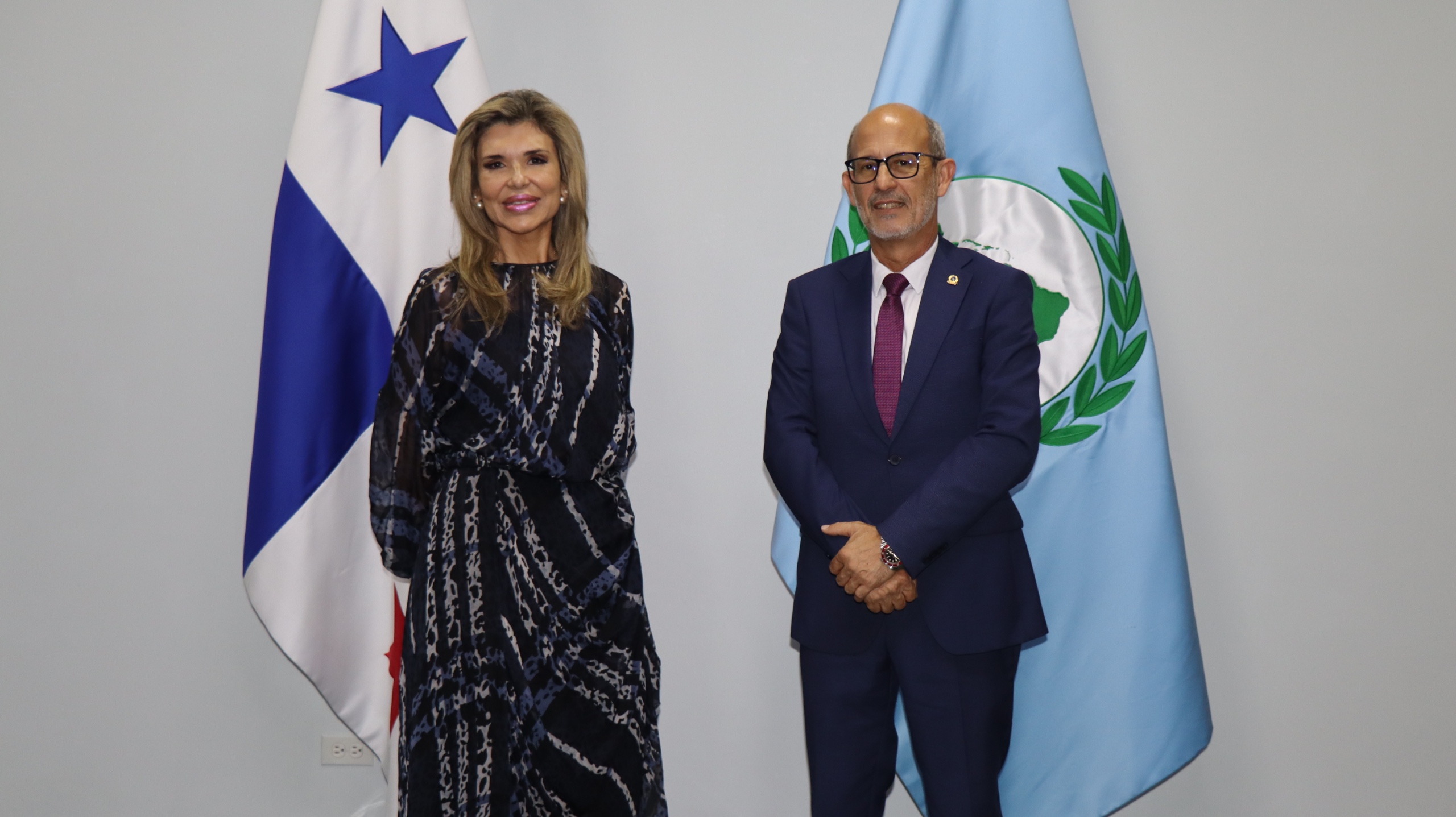 Encuentro entre PARLATINO y embajadora de México impulsa diálogo sobre desafíos regionales