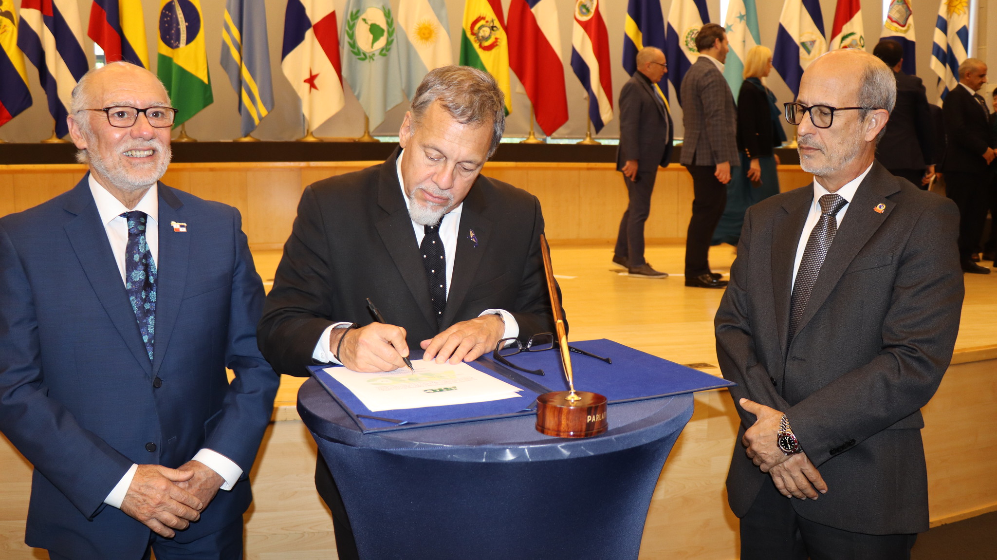 Senado de Chile y Parlaméricas se adhieren a la Alianza Parlamentaria para la Acción Climática y la Transición Justa (APACTJ)