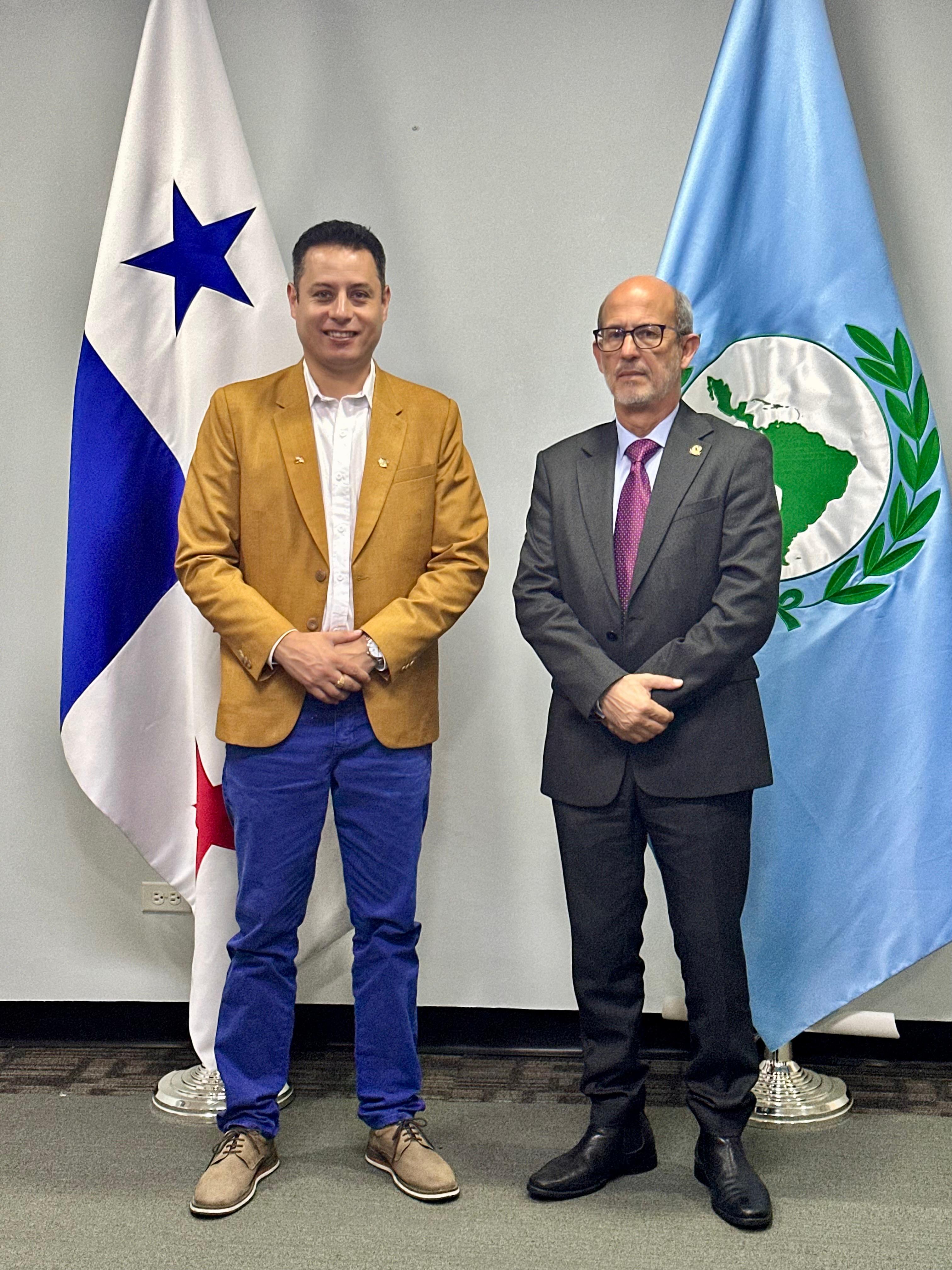 Encuentro en Panamá: PARLATINO y Bolivia reafirman compromiso con la unidad latinoamericana
