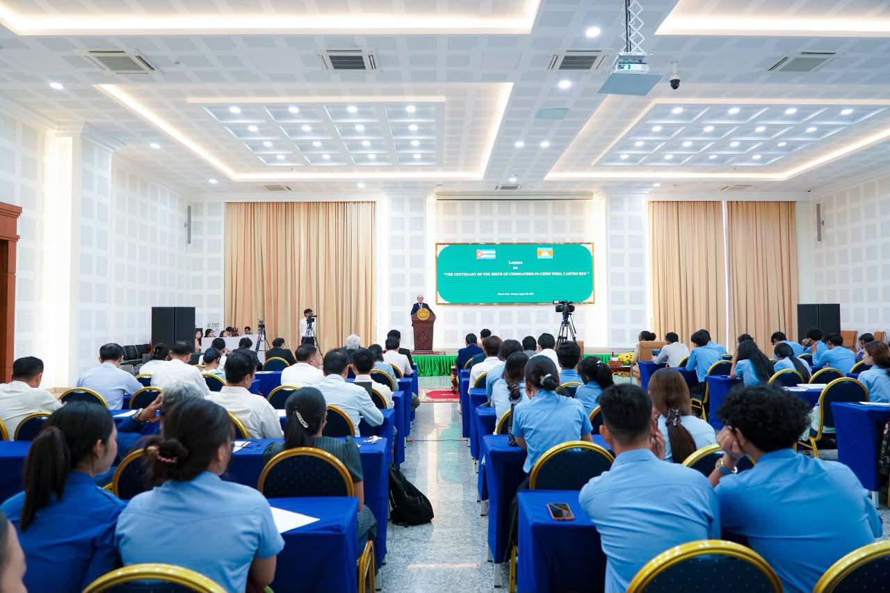 Presidente del PARLATINO dicta conferencia en la Real Academia de Camboya sobre diplomacia parlamentaria y cooperación del Sur Global