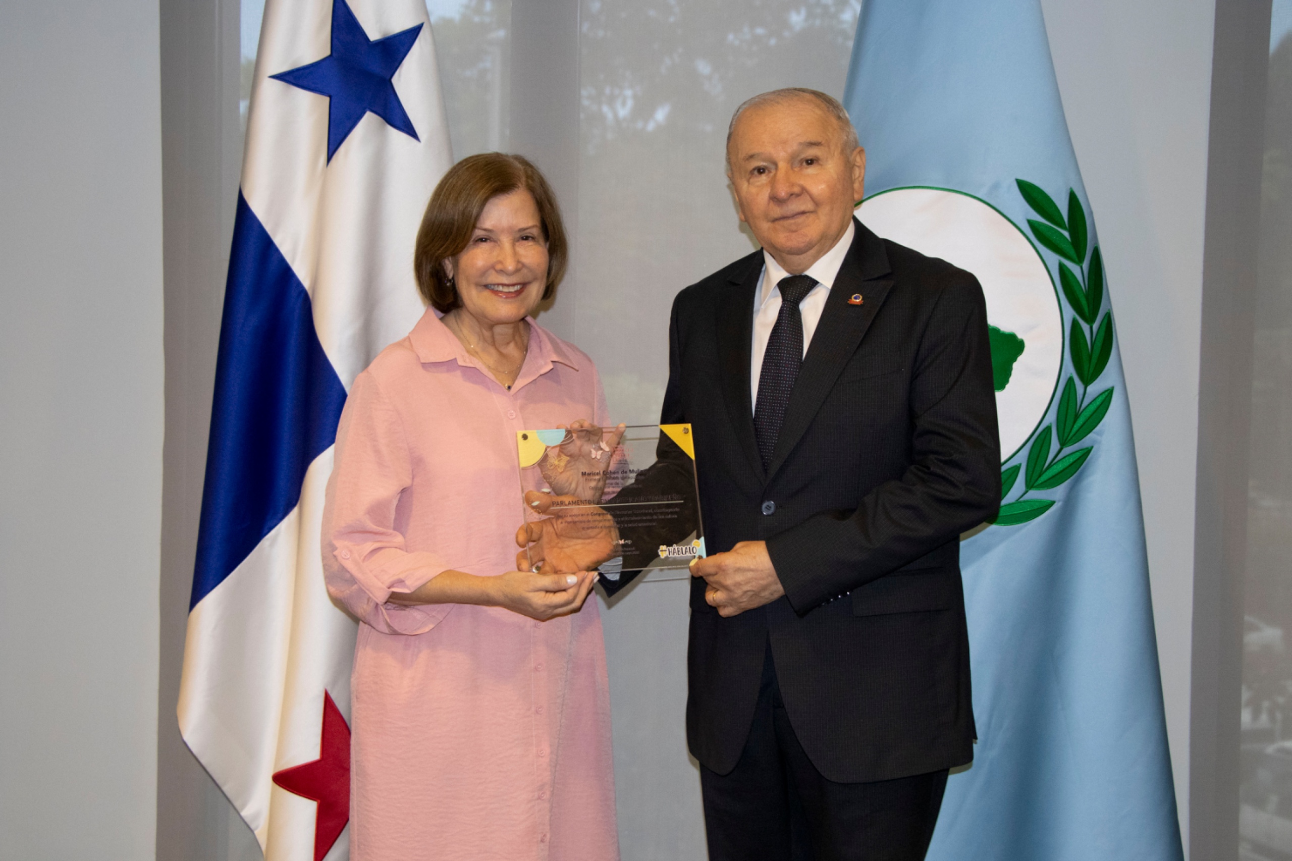 PARLATINO recibe reconocimiento por su apoyo al Congreso de Bienestar Emocional